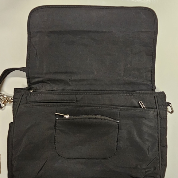 Lug Black Quilted messenger crossbody travel bag baby diaper bag - Picture 5 of 15